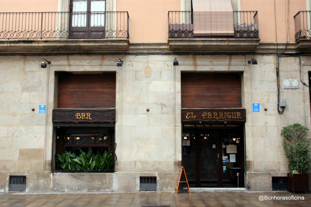 Bar El Paraigua en la plaça Sant Miquel