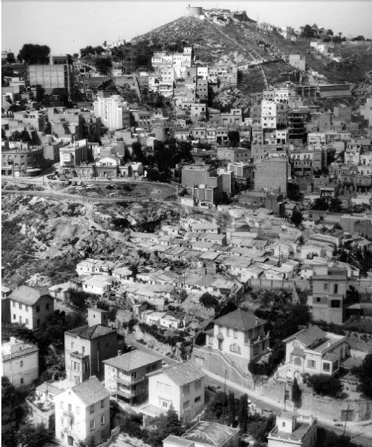 Vista aérea del barrio en los años 70. [Foto: Arxiu Patronat Municipal de l'Habitatge de Barcelona]