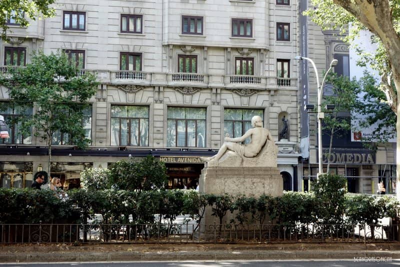 Hotel Avenida Palace frente a los jardines de la reina Victoria Eugenia