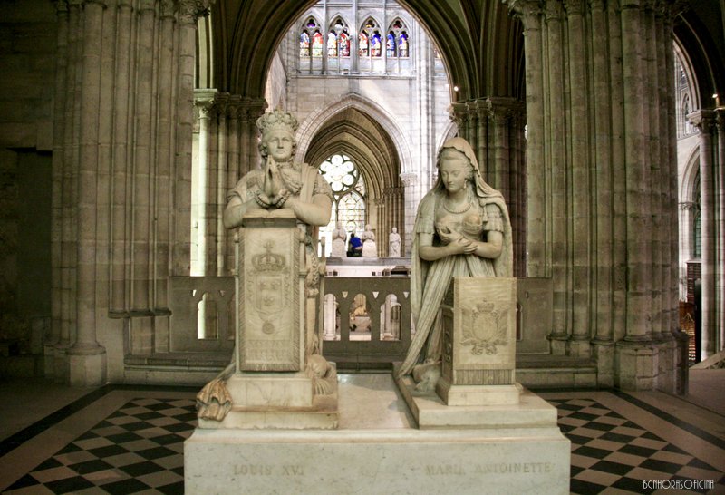 Cenotafio en la Basílica de Saint-Denis