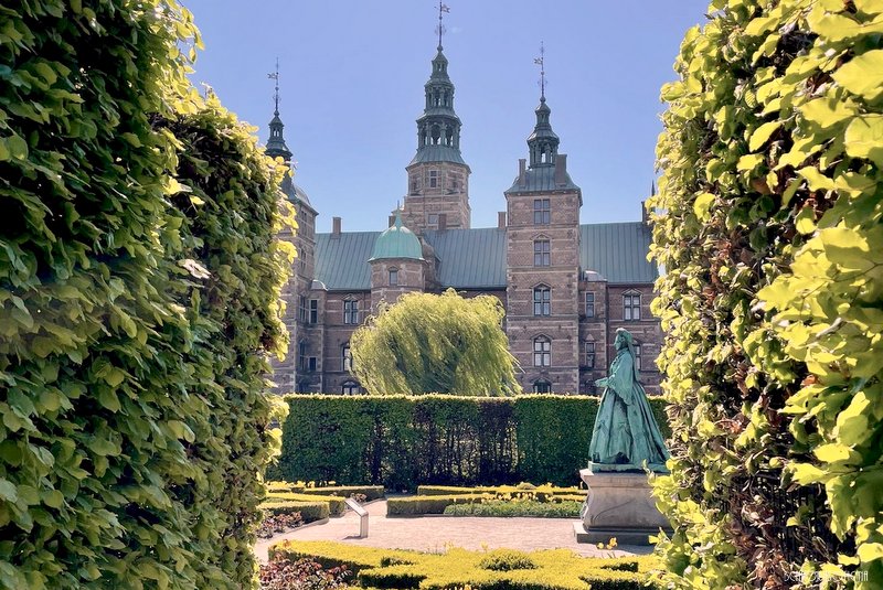 Amalienborg. Estatua de Frederik V